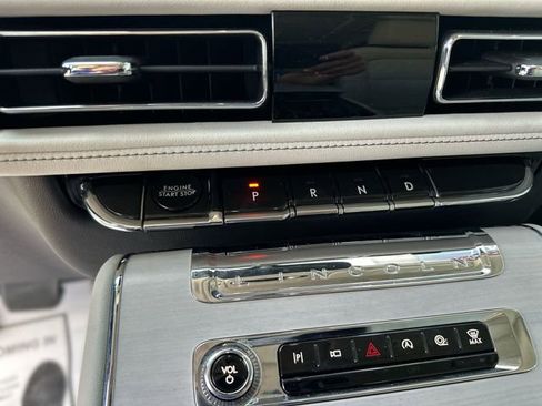 Certified 2025 Lincoln Aviator Reserve w/ Illumination Package AWD/4WD image 21