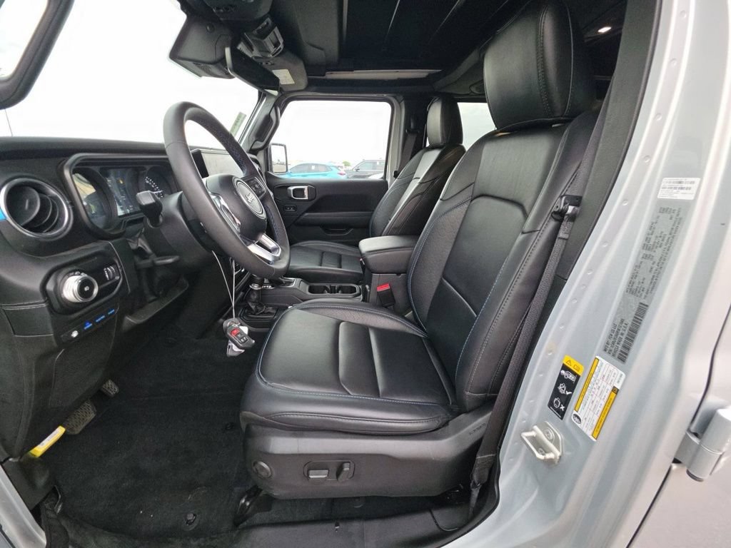 Used 2024 Jeep Wrangler High Altitude AWD/4WD image 4