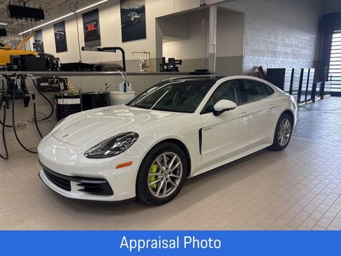 Certified 2018 Porsche Panamera 4 image 2