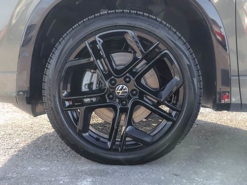 New 2026 Volkswagen Tiguan SE R-Line image 21