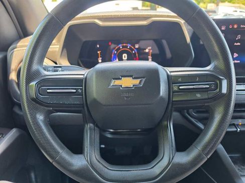 Used 2023 Chevrolet Colorado W/T RWD image 13