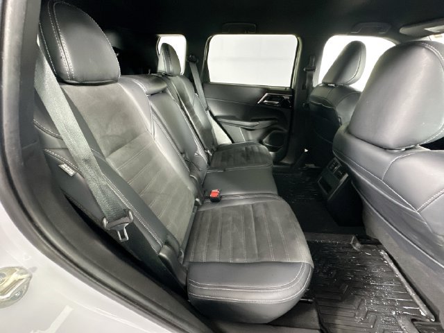 Used 2024 Mitsubishi Outlander SE Black Edition AWD/4WD image 28