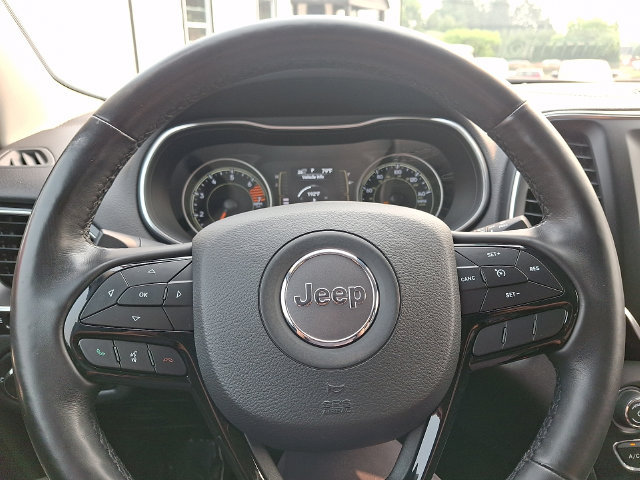 Used 2021 Jeep Cherokee Latitude Plus AWD/4WD image 19