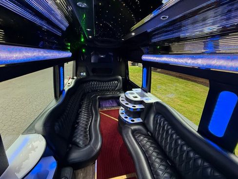 Used 2012 Mercedes-Benz Sprinter 2500 image 13