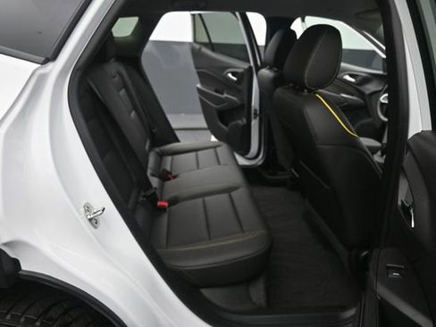 Used 2025 Chevrolet Trax ACTIV FWD image 15