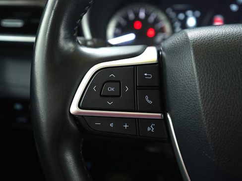 Used 2023 Toyota Highlander XLE image 29