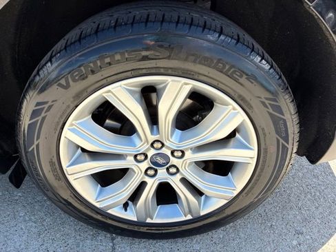 Used 2022 Ford Edge Titanium w/ Class II Trailer Tow Package AWD/4WD image 13