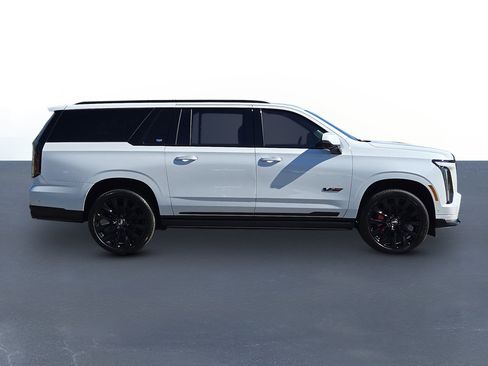 New 2026 Cadillac Escalade ESV V image 4