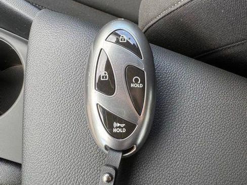 New 2024 Hyundai Elantra SEL image 31