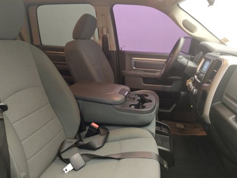 Used 2019 RAM 1500 Classic SLT RWD image 21