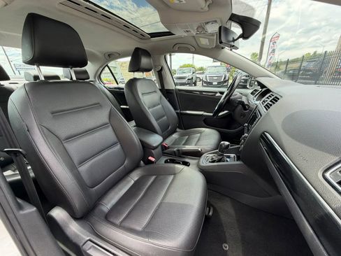 Used 2017 Volkswagen Jetta SEL FWD image 39