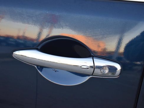 Certified 2024 Nissan Armada Platinum w/ Captain's Chairs Package image 5