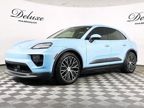 Used 2024 Porsche Macan 4 Electric w/ Premium Package AWD/4WD image 3