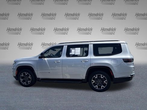 Used 2023 Jeep Wagoneer Series III w/ Preferred Equipment Group RWD image 6