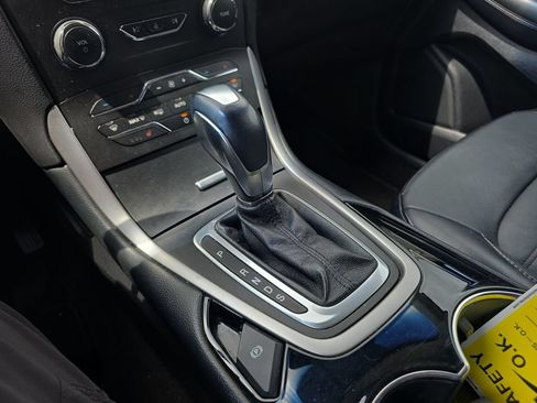Used 2018 Ford Edge SEL w/ Equipment Group 201A AWD/4WD image 36