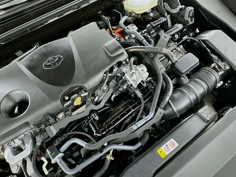 Used 2025 Toyota Camry SE w/ Multimedia Upgrade Package FWD image 32