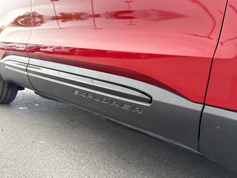 Used 2020 Ford Explorer ST w/ ST High-Performance Pack image 43