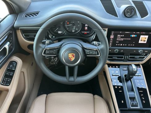 Certified 2026 Porsche Macan AWD/4WD image 15