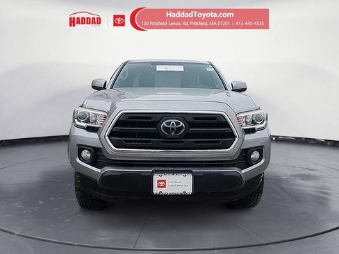 Certified 2018 Toyota Tacoma SR5 image 8