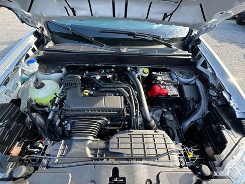 New 2025 Ford Maverick XLT w/ XLT Luxury Package image 24