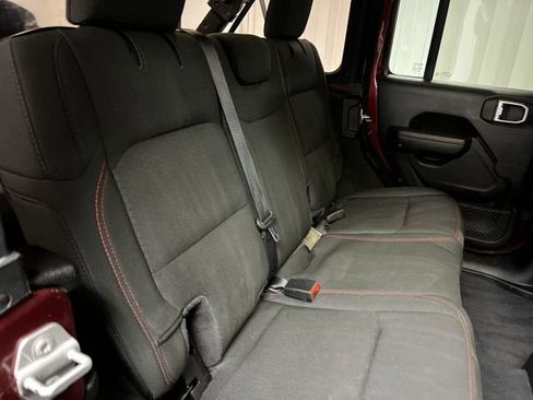 Used 2022 Jeep Wrangler Unlimited Rubicon w/ Cold Weather Group image 27