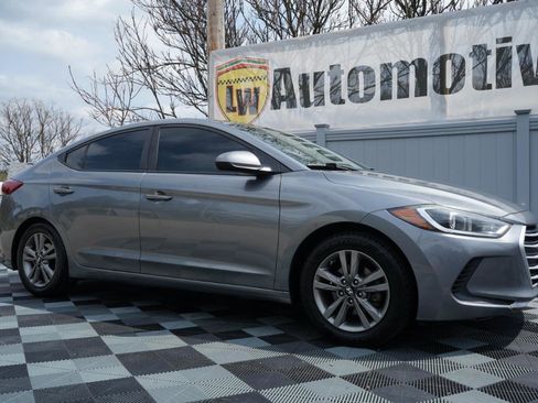 Used 2018 Hyundai Elantra SEL image 3