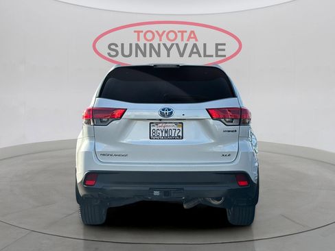 Certified 2019 Toyota Highlander XLE image 9