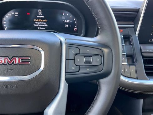 Used 2023 GMC Yukon SLT w/ SLT Premium Package image 25