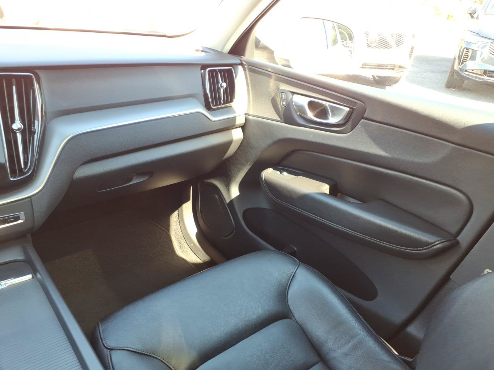 Certified 2023 Volvo XC60 B5 Core w/ Climate Package AWD/4WD image 15