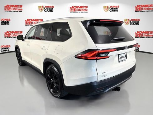 Certified 2024 Toyota Grand Highlander AWD image 2