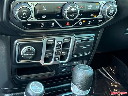 Used 2020 Jeep Wrangler Unlimited Sport AWD/4WD image 29