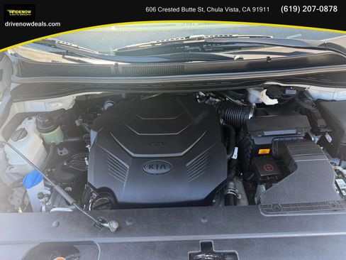 Used 2019 Kia Sedona LX FWD image 28