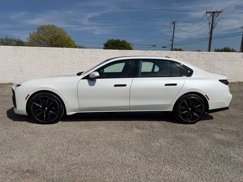 Used 2023 BMW 740i w/ Executive Package RWD image 3