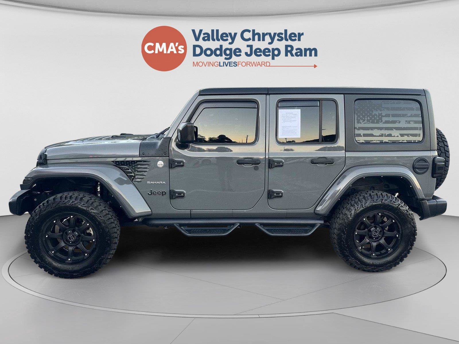 Used 2022 Jeep Wrangler Unlimited Sahara w/ Cold Weather Group AWD/4WD image 2