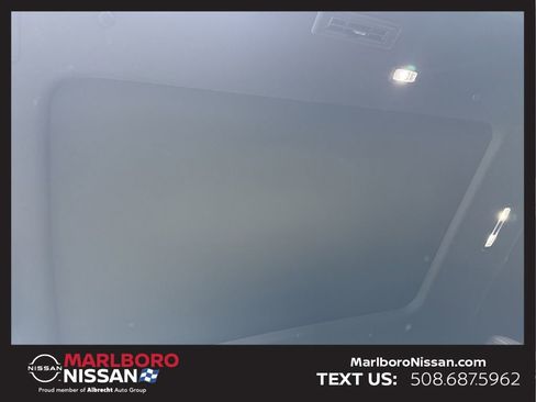 Used 2024 Chevrolet Traverse RS image 34