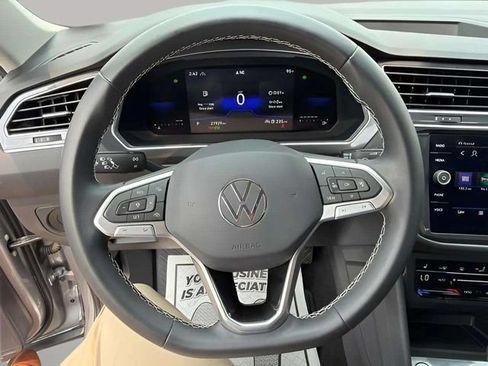 Certified 2023 Volkswagen Tiguan SE AWD/4WD image 10