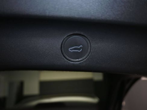 Used 2023 Tesla Model Y Long Range AWD/4WD image 23