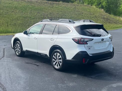 Used 2021 Subaru Outback Premium AWD/4WD image 3