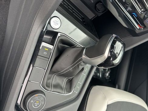 New 2026 Volkswagen Taos SE image 24