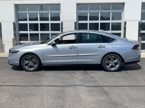 Used 2025 Honda Accord EX-L image 3