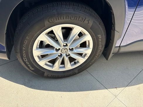 Used 2024 Toyota Corolla Cross LE w/ Moonroof Package AWD/4WD image 9