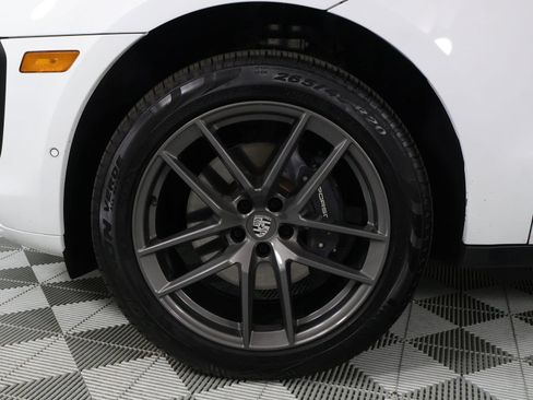 Certified 2026 Porsche Macan Turbo AWD/4WD image 30