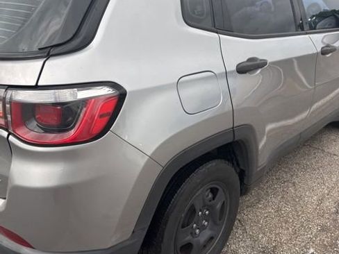 Used 2019 Jeep Compass Sport FWD image 9