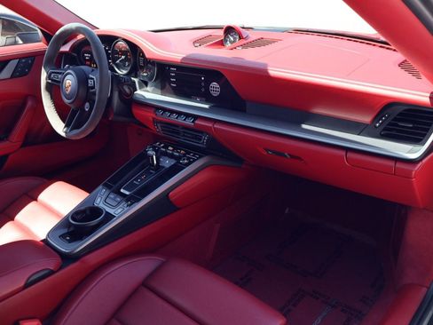 Certified 2022 Porsche 911 Targa 4S AWD/4WD image 23