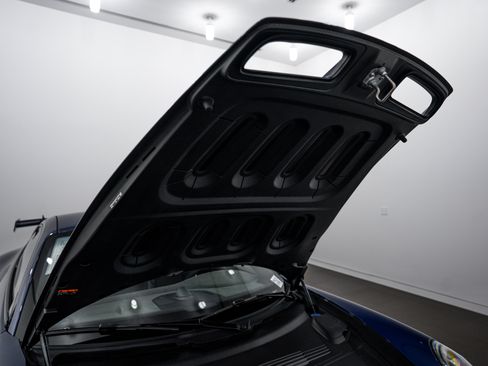 Certified 2025 Porsche 911 GT3 RWD image 28