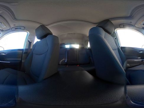 Used 2025 Toyota RAV4 XLE image 42