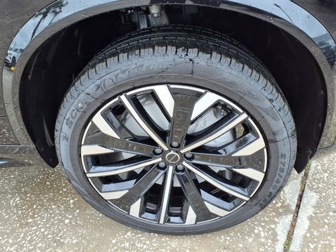 New 2026 Volvo XC90 B6 Plus w/ Protection Package AWD/4WD image 9