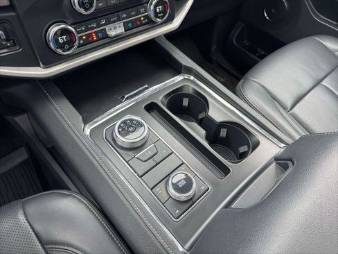 Used 2022 Ford Expedition XLT image 30