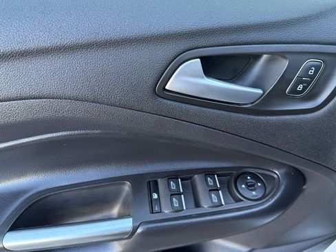 Used 2019 Ford Escape SE image 10