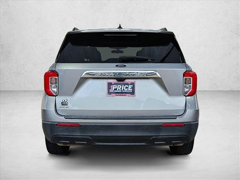 Used 2023 Ford Explorer XLT RWD image 6
